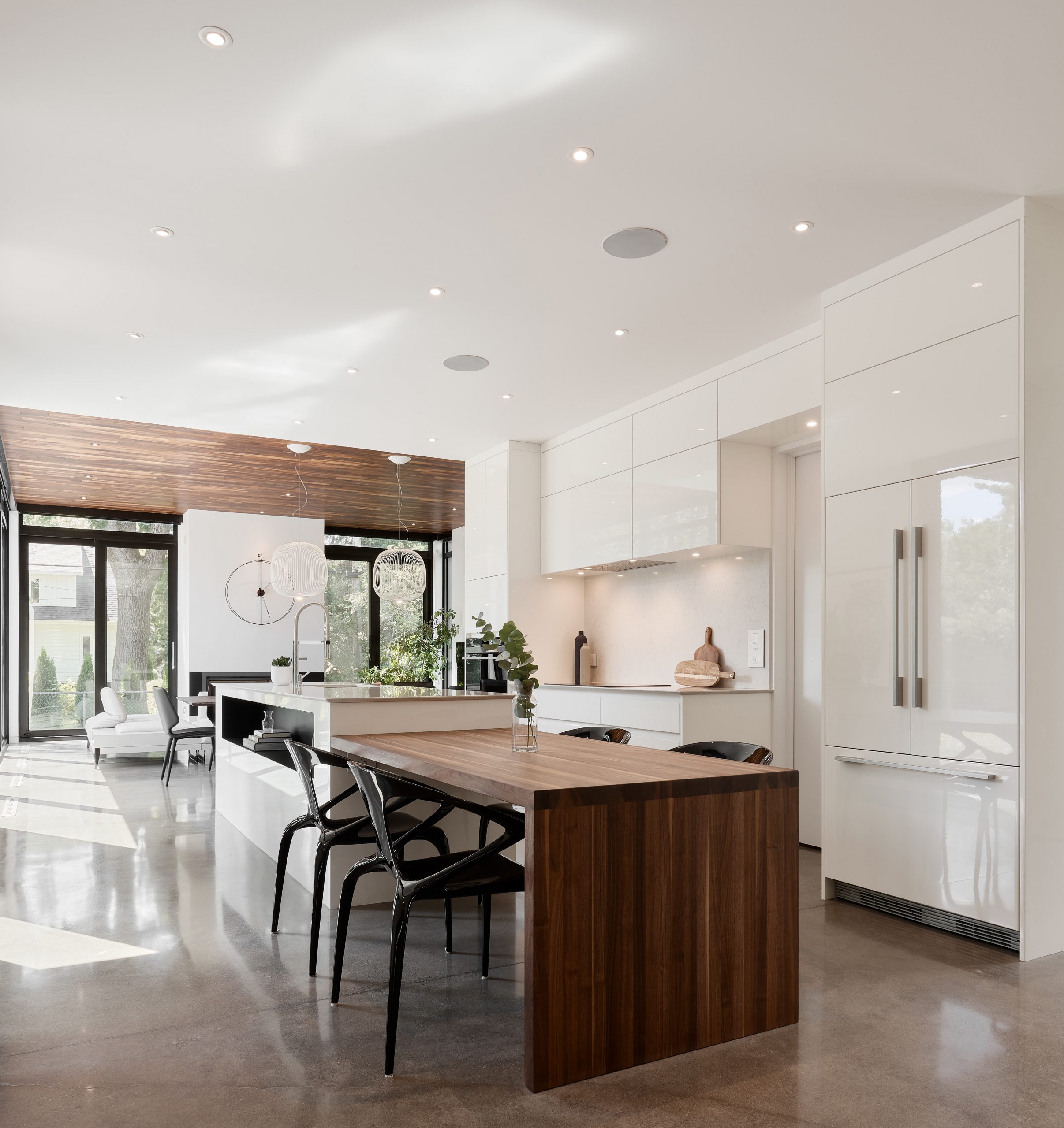 Cabico Custom Cabinets - White Oasis kitchen project - Lunch corner