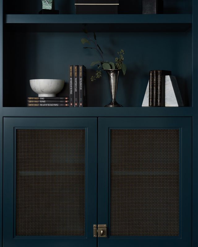 Elevate your workspace with sophisticated storage solutions. This elegant setup combines rich, dark tones with refined accents, creating a perfect balance of style and functionality.

Cabinetry: Benjamin Moore Newburg Green on MDF, Jamestown door style
Dealer: @aurorakitchens
Designer: @elisevolpedesign
Photographer: @danmolinastudio

#Elmwood  #cabinetry #cabinets #customcabinetry
